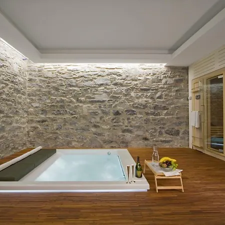 Azzano Sleeps 10 Pool Air Con Wifi Vila *