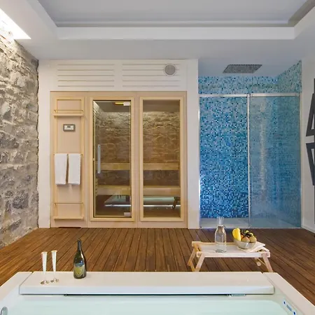 Vila Azzano Sleeps 10 Pool Air Con Wifi *